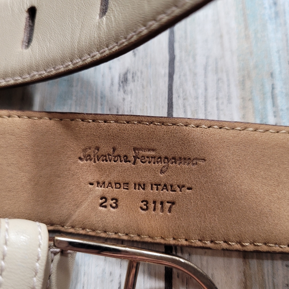 Salvatore Ferragamo Belt. - Picture 4 of 7